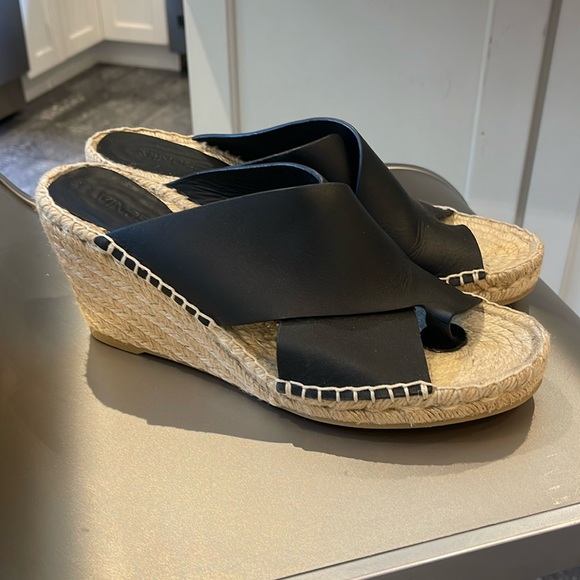 VINCE SURAYA BLACK LEATHER TOE LOOP 2.5” WEDGE ESPADRILLE HEEL. 9/8.5 - Picture 1 of 7